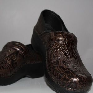 designed clogs